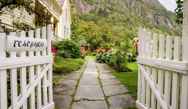 Walaker Hotel