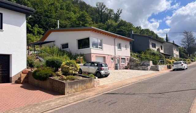 Waldblume vacation apartment with e-charging station