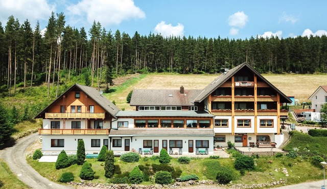 Waldhotel Auerhahn Bed & Breakfast