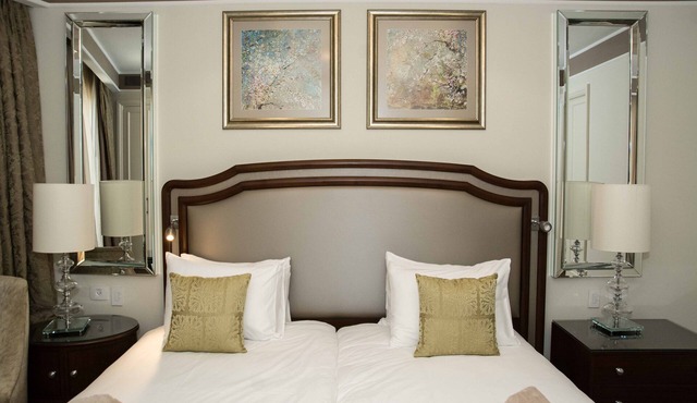 ⚜WALDORF ASTORIA⚜ Queen Suite⚜ Luxury 2BR⚜Balcony⚜