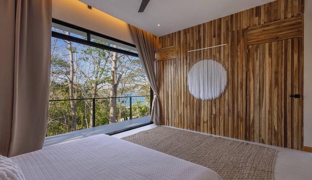 Walk 200m to the beach, ocean view Villa Murakami