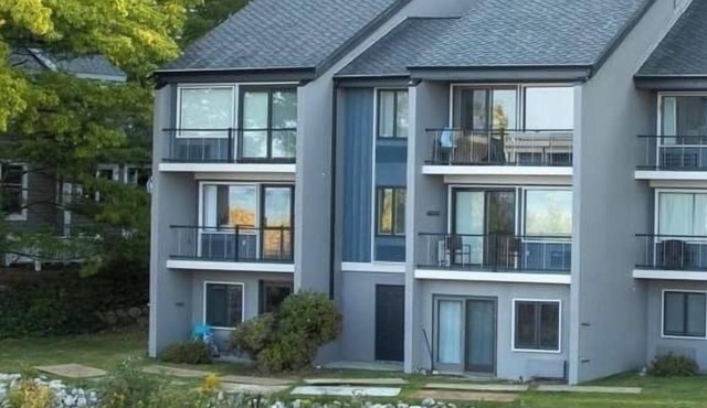 Walk-out Studio Condo On The Beach In The Homestead Resort. Newly remodeled!