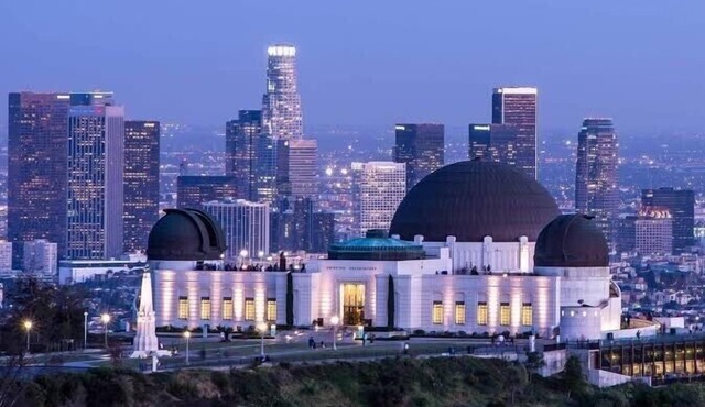 Walk Score 90 / steps to Dine, Entertainment, The Americana & Glendale Galleria