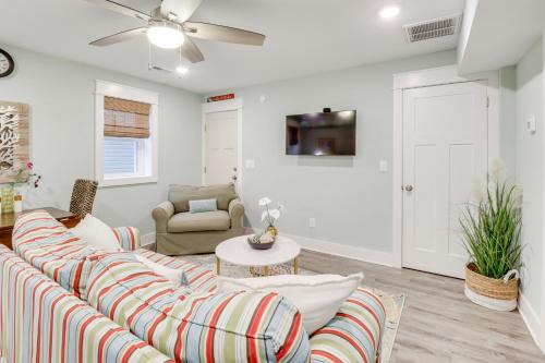 Walk to Beach: Apt w/Private Hot Tub!
