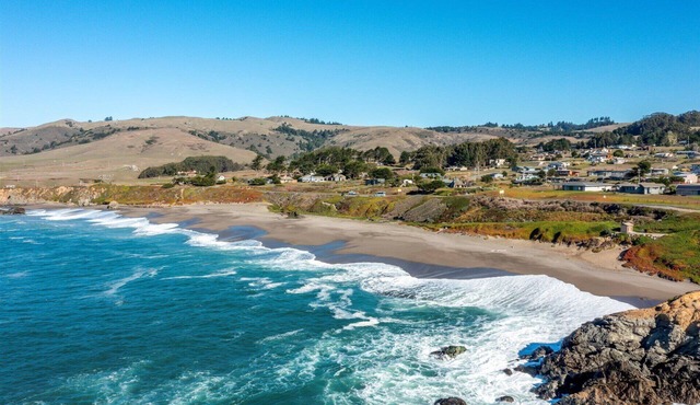 Walk to Beach|Game Room & Dog-Friendly|Bodega Bay Sonoma Coast Beach House