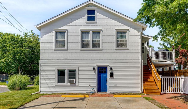 Walk to Beach: Somers Point Apartment!