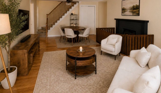 Walk to Berkeley Springs Downtown: Cozy 2BR Home with Fireplace.