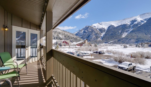 Walk to Copper Mountain Lifts: Mtn-View Condo