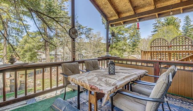 Walk to Dtwn Cloudcroft! Cozy Mtn Cabin w/Hot Tub