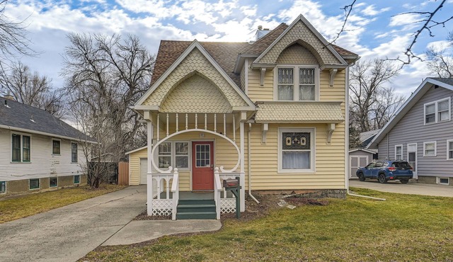 Walk to Everything! Historic Billings Home w/Deck