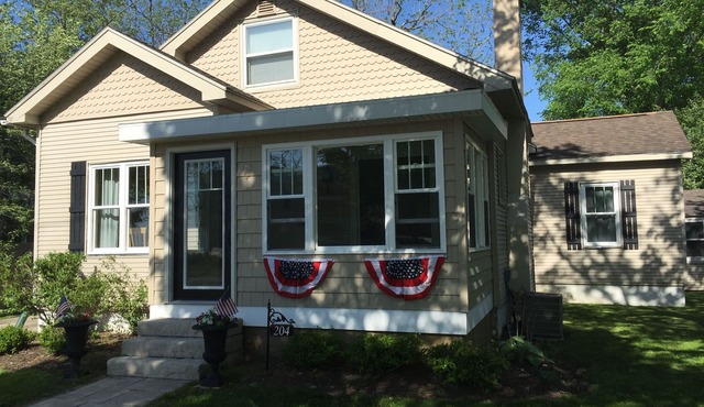 Walk to Everything/Large Fenced Yard/Enclosed Front Porch/Central Air