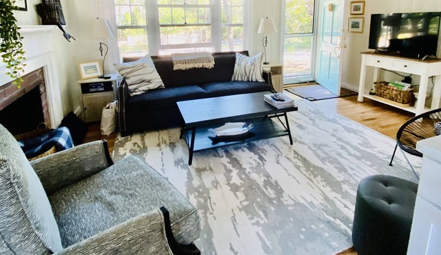 Walk to private beach, central air, wifi, 3 bedrooms.