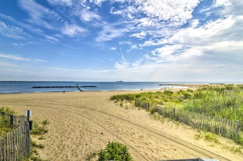 Walk to Public Beach Access: Norfolk Family Home