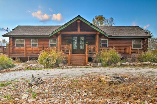 Walk to Table Rock Lake: Spacious Home w/Deck!