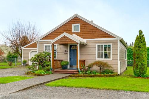 Walk to ‘Twilight’ Sites! Forks Home w/Hot Tub