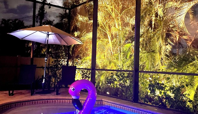 Walk to Vanderbilt Beach, Pets, 2 Mstrs w Kings beds, htd pool, bikes, BBQ