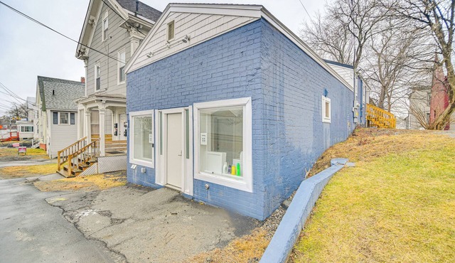Walkable, Low-Key Waterville Studio w/Parking!