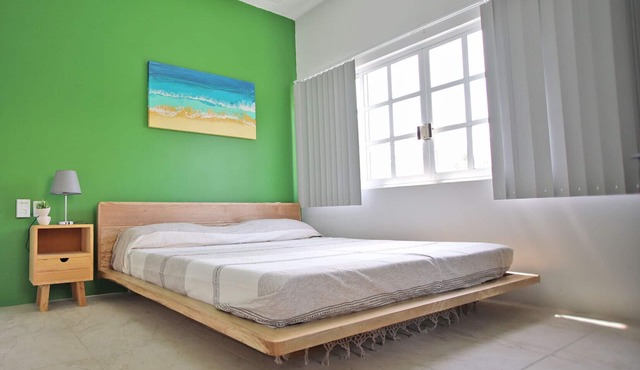 Walkable Rinconada Studio King Bed, Pool, Fast WiFi
