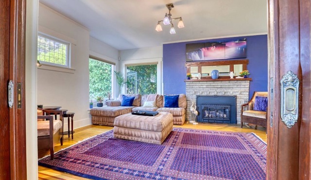 Walker’s Delight on Queen Anne