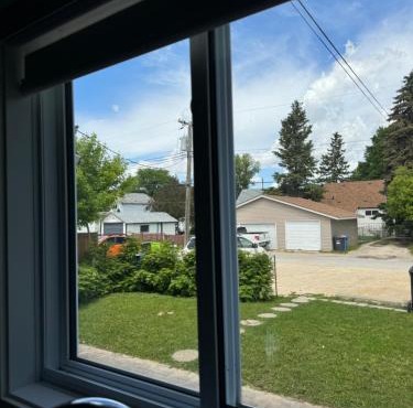 Walking distance to St Boniface, easy parking