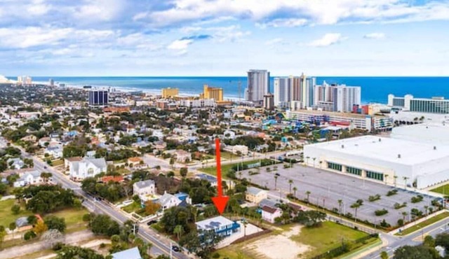 Walking distance to Daytona Beach & Ocean Center