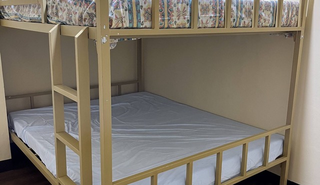 Walking Distance Very Easy To Commute Access to Jeep Train Bus & Airplane.