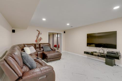 Walkout Studio in Townsend w/Shared Pool Access