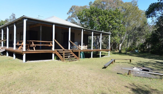 Wallum cottages - best of the bush and the beach!