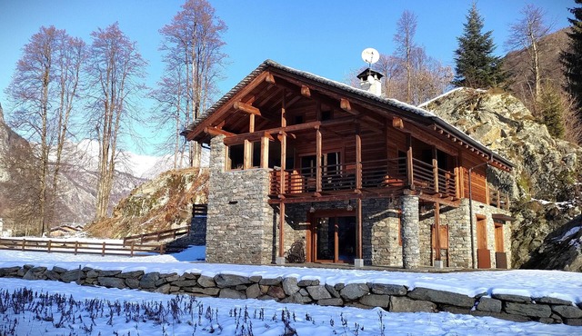 Walser chalet with 3,000sqm garden property 15 minutes from Alagna