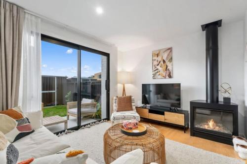 Wanaka Riverside Townhouse Retreat