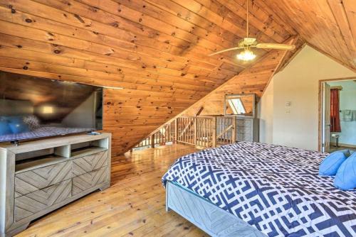 Wander & Unwind Log Cabin And Suites At Equestrian House