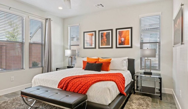 Wanderlust: Luxury 5 BR/ 4 BA Home and Retreat