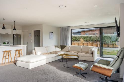 Warm & Cosy With Pool Table At Lake Hawea