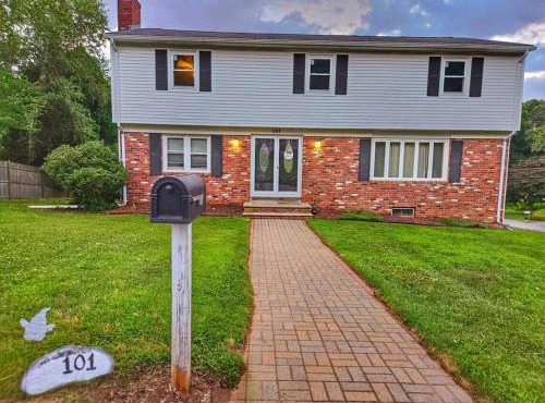 Warwick Colonial Retreat