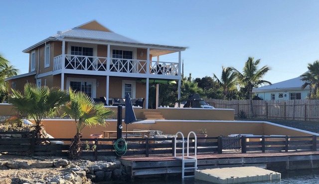 Waterfront Villa, Private Pool & Kayaks