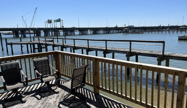 Water Front Oasis 4 Bedroom Home by RedAwning