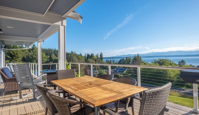 Water & Mountain Views: Escape to Whidbey Island!