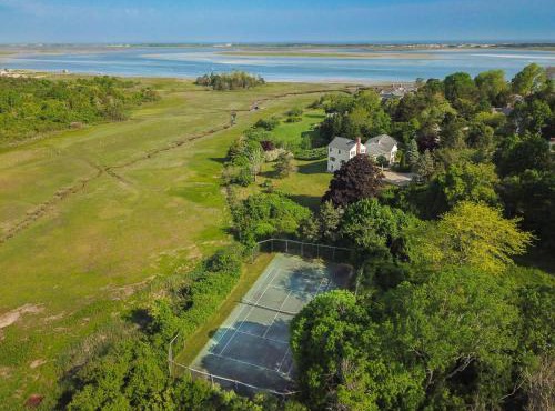 Water Views & Private Tennis Court