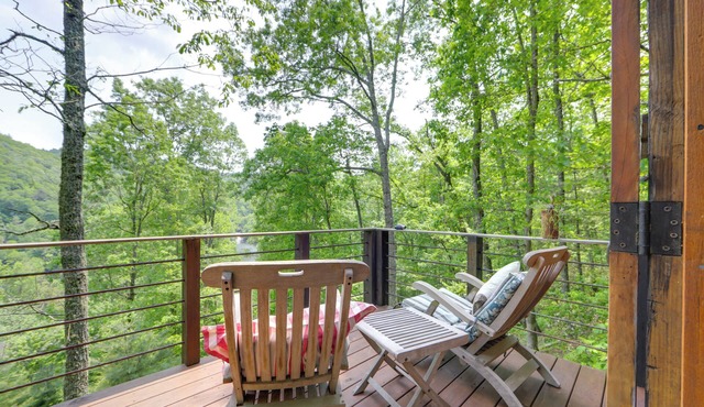 Waterfall Views - 'Blue Ghost' Cabin in Cullowhee!