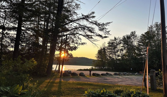 Waterfront-2/1- Cozy Cottage -Adventure & Romance, Hiking, Kayaking-lots of fun