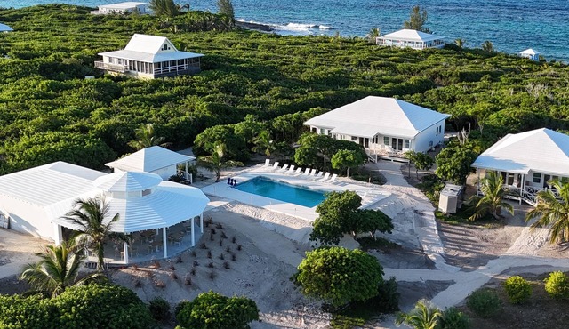 Waterfront 2-Bed, 2-Bath Villa on Great Guana Cay in Abacos