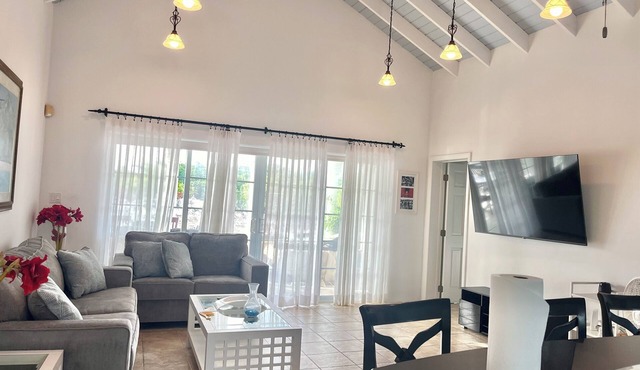 Waterfront 3-bedrooms Villa in Providenciales
