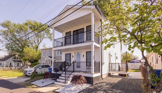 Waterfront 3BA/2BA, Luxury, Fios, Parking, Laundry, New Construction