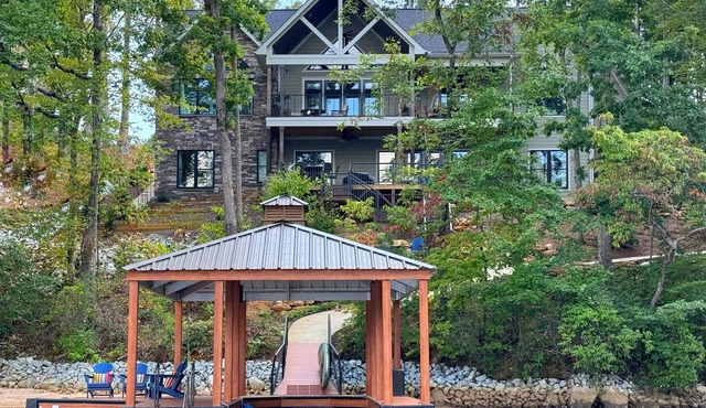 Waterfront 5BD/5BA Private Dock & 9P-Hottub