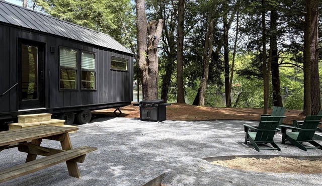 Waterfront Adirondack Tiny Cabin Near Lake George & Saratoga Springs, New York