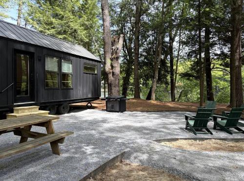 Waterfront Adirondack Tiny Cabin Near Lake George & Saratoga Springs, New York