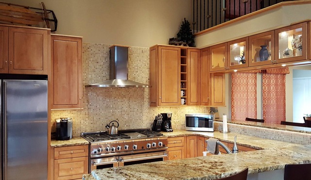 Waterfront AND only 30 min to Schweitzer! Hot Tub, Movie Theater Room!