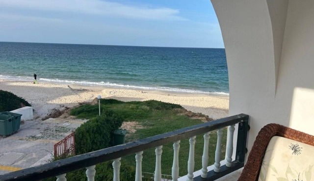 Waterfront apartment 1km from port kantoui