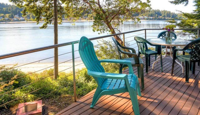 Waterfront Bainbridge Island Home: Stunning Views!