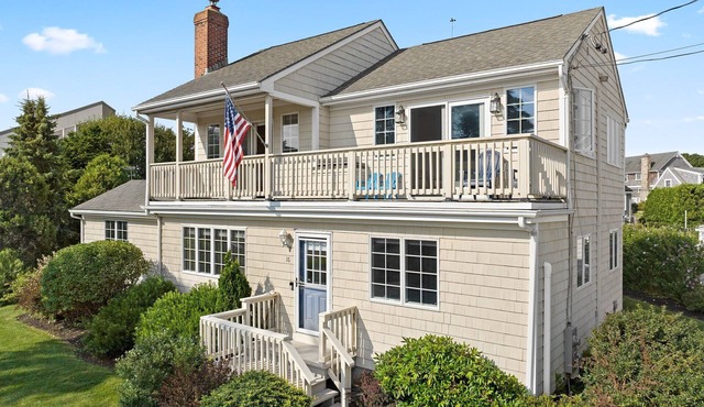 Waterfront Beach House w/private beach access